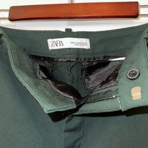 zara | women’s dark green dress pants in size 4